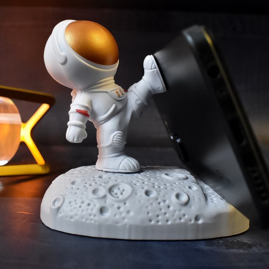 13751_3d_astronaut_mobile_phone_holder