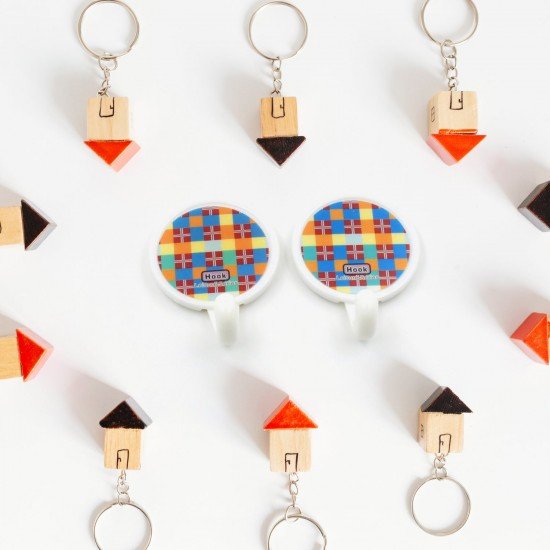 self-adhesive-sticky-hooks