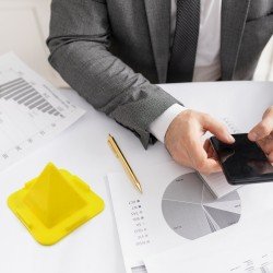 6879_virgin_pyramid_mobile_stand