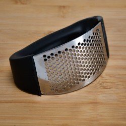 2281-stainless-steel-garlic-presser-crusher-multicolor