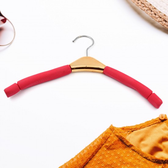 13121_red_sponge_cloth_hanger_1pc