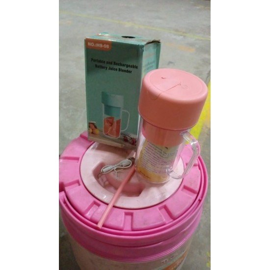 portable-crusher-juicer-with-handle-and-straw