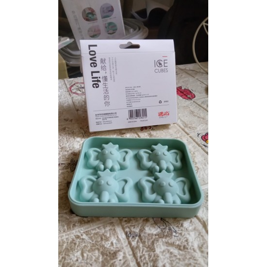 cartoon-silicone-4-grid-ice-cube-tray cartoon-silicone-4-grid-ice-cube-tray