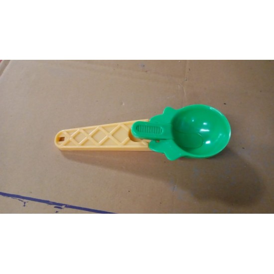 plastic-ice-cream-spoons
