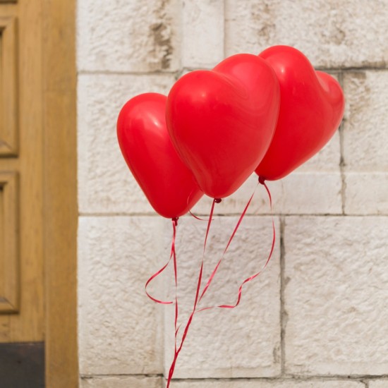 heart-shaped-balloons