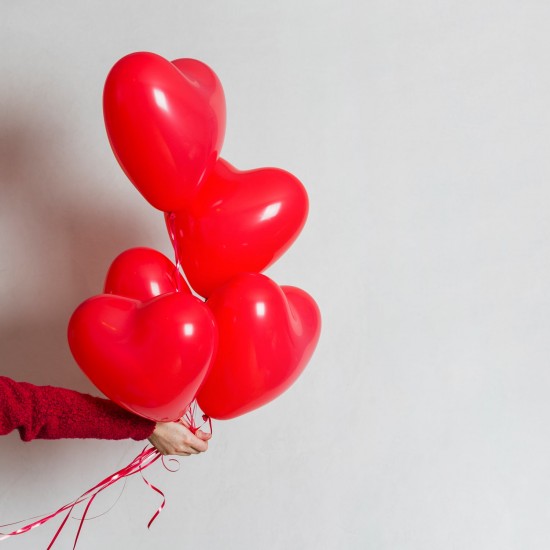 heart-shaped-balloons