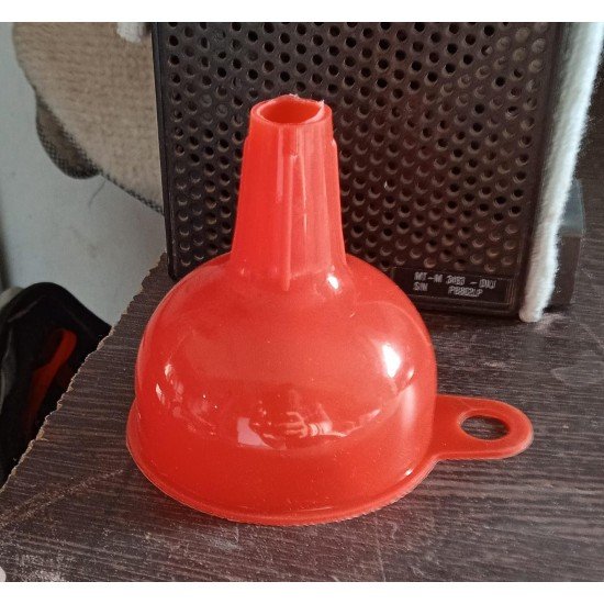 silicone-funnel-oil-water