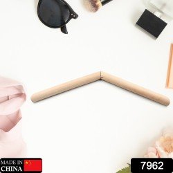 7962_cnp_wooden_hanger