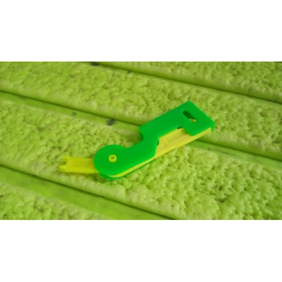 automatic-needle-threading-device-multicolour automatic-needle-threading-device-multicolour