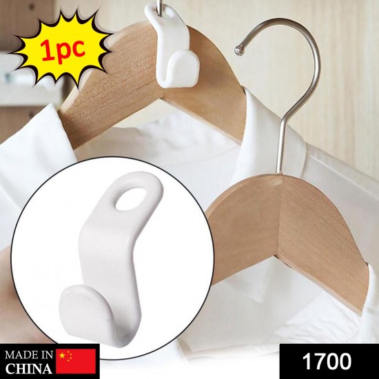 1700-plastic-clothes-hanger-with-non-slip-pad