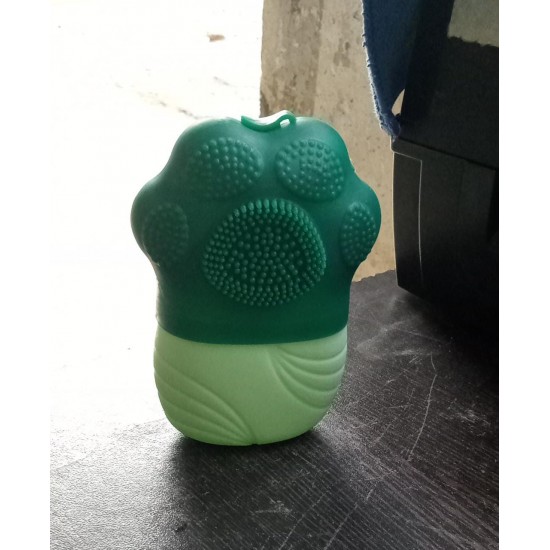 non-slip-silicone-face-ice-cubes-easy-grip-new-unique-shape-ice-roller-base-reusable-for-beauty-1-pc-1